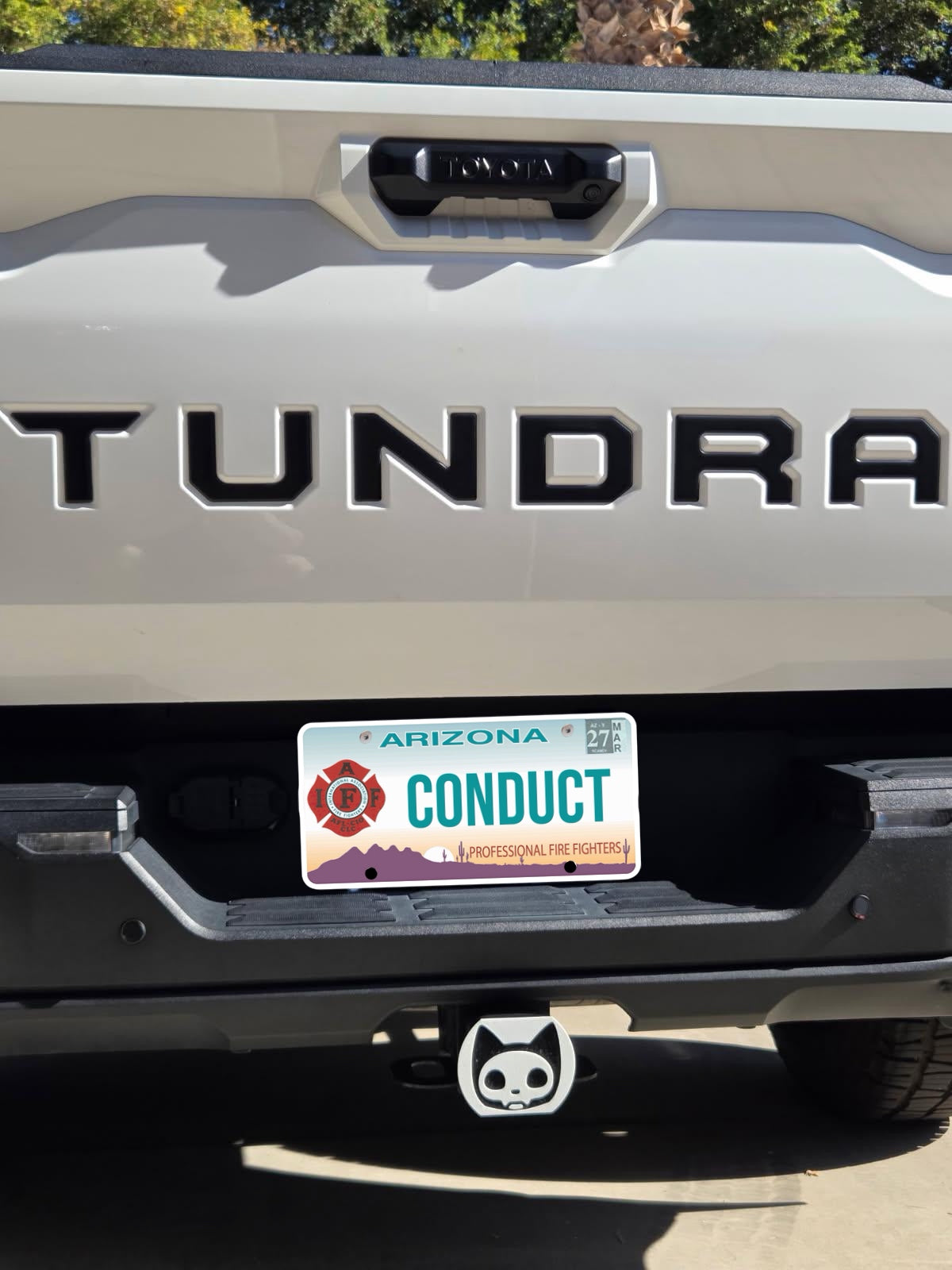 Conduct Hitch Cover